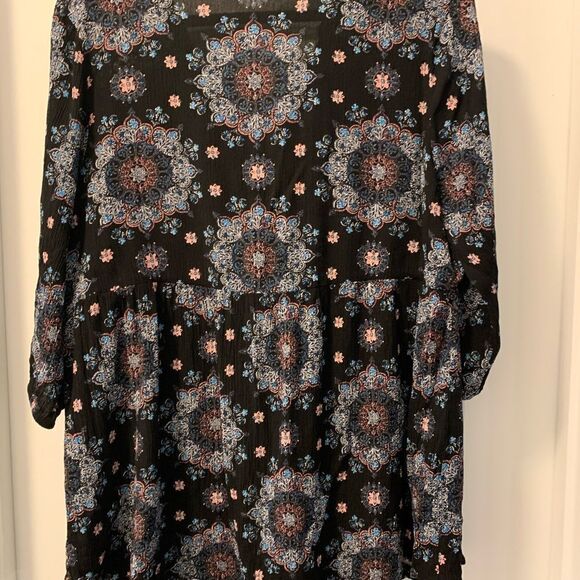 Torrid Baby Doll Gauzy V-Neck Top Size 1 (Torrid size) or 1X - Picture 4 of 4